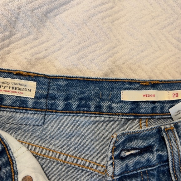 Levi’s Wedgie jeans - Picture 7 of 10